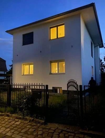 Prodej domu 200 m², pozemek 599 m², Berlin, Berlín Prodej domu 200 m², pozemek 599 m², Berlin, Berlín