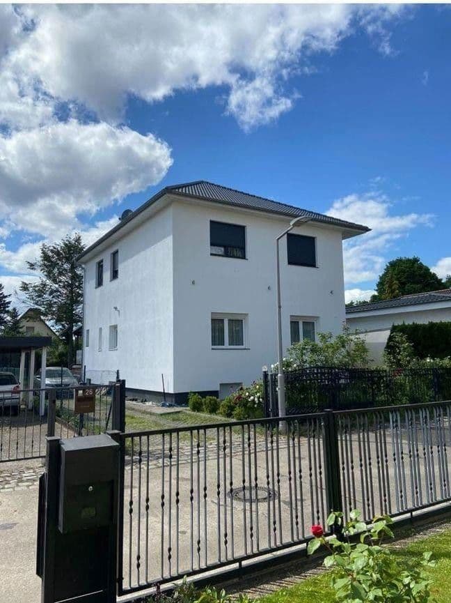 Prodej domu 200 m², pozemek 599 m², Berlin, Berlín Prodej domu 200 m², pozemek 599 m², Berlin, Berlín