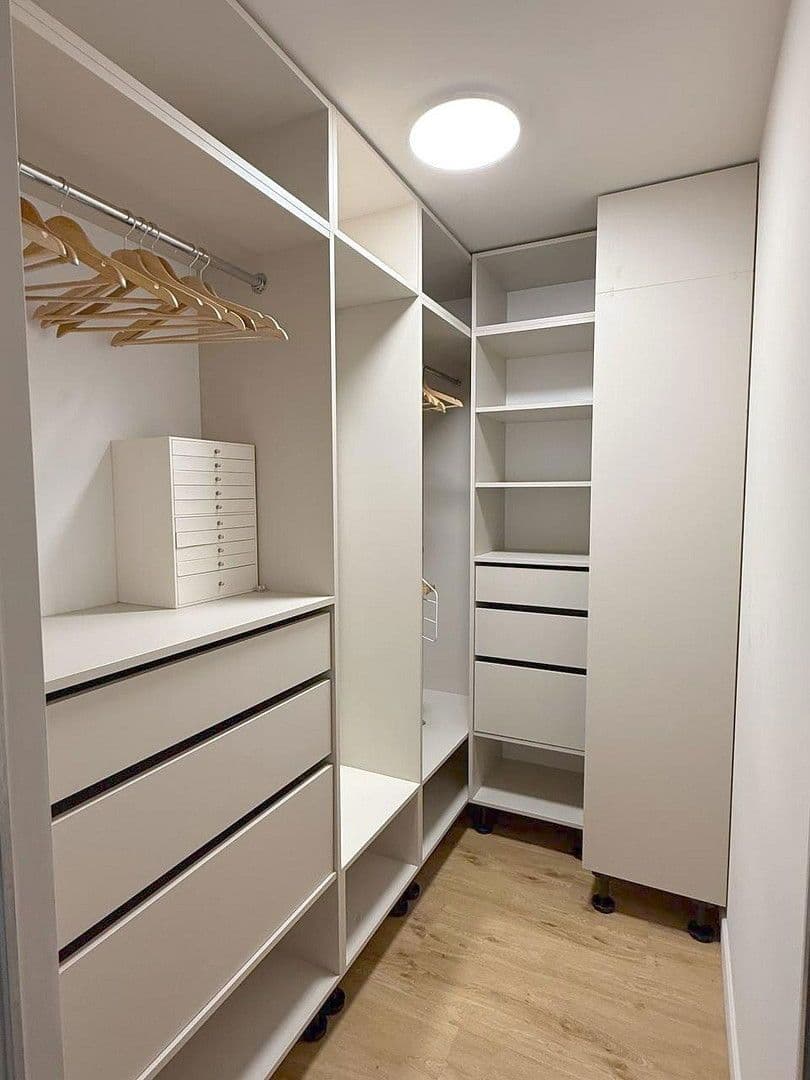 Pronájem bytu 4+kk 100 m², Kaiserswerther str. 73, Dusseldorf, Severní Porýní-Vestfálsko Pronájem bytu 4+kk 100 m², Kaiserswerther str. 73, Dusseldorf, Severní Porýní-Vestfálsko