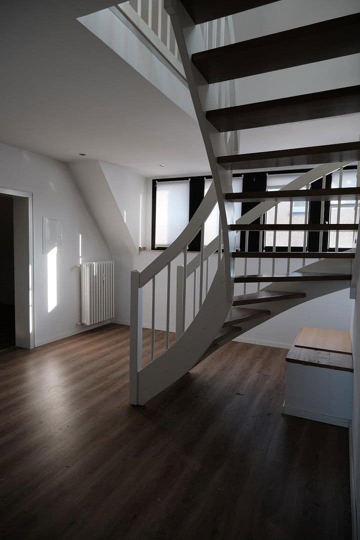 Pronájem bytu 4+1 120 m², Essenberger Straße 82, Moers, Severní Porýní-Vestfálsko Pronájem bytu 4+1 120 m², Essenberger Straße 82, Moers, Severní Porýní-Vestfálsko