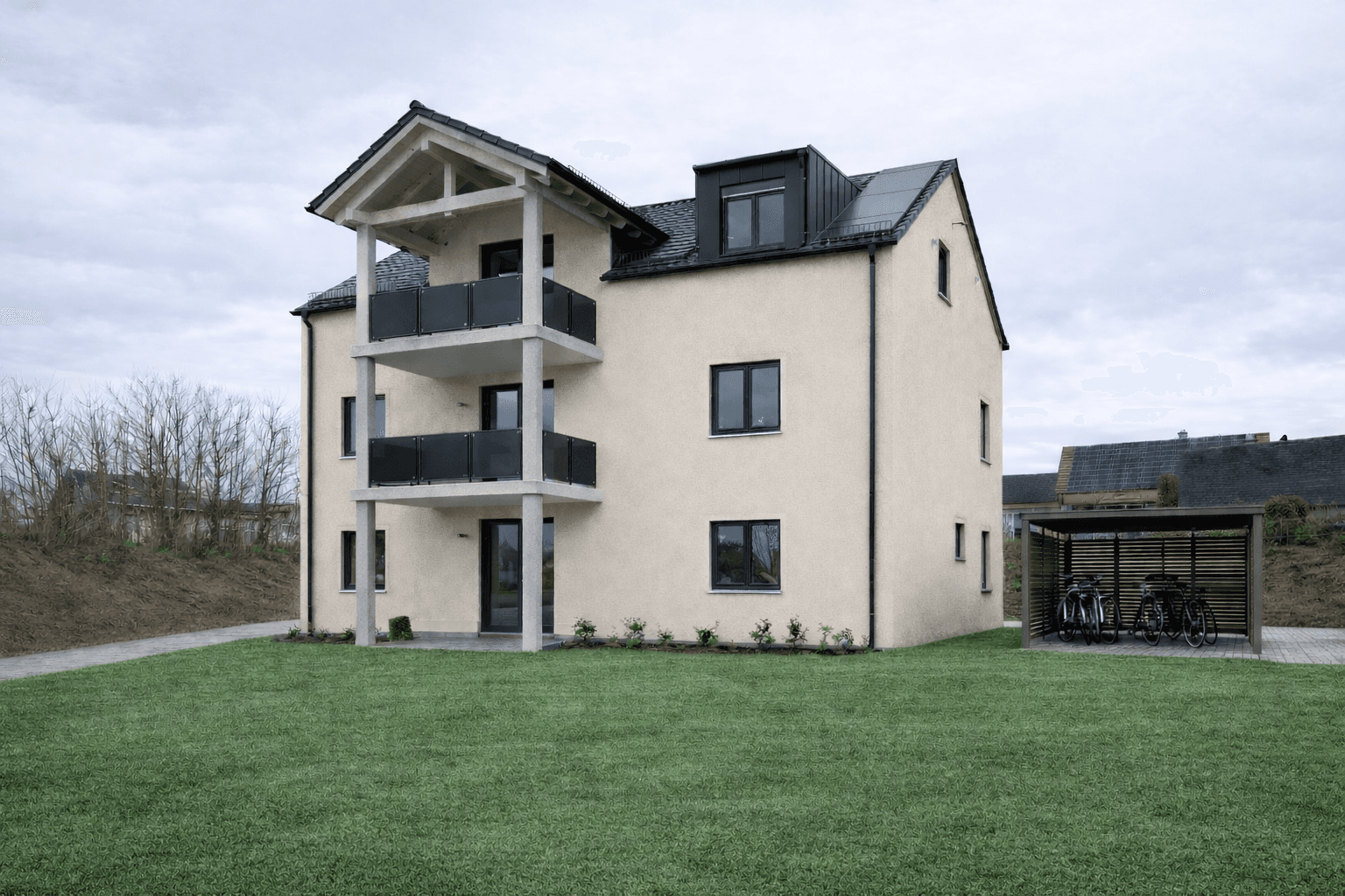 Pronájem bytu 4+1 84 m², Brahmsstr. 28, Großmehring, Bavorsko Pronájem bytu 4+1 84 m², Brahmsstr. 28, Großmehring, Bavorsko