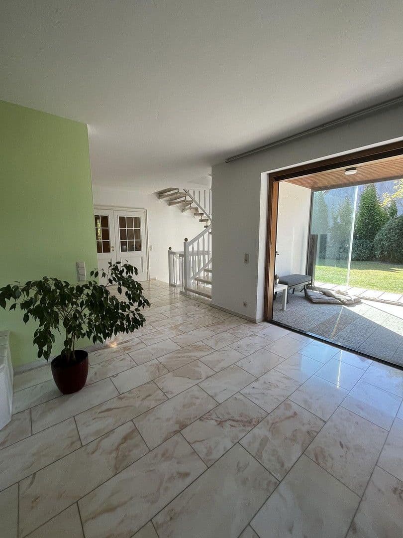 Prodej domu 245 m², pozemek 1.770 m², Nittendorf, Bavorsko Prodej domu 245 m², pozemek 1.770 m², Nittendorf, Bavorsko