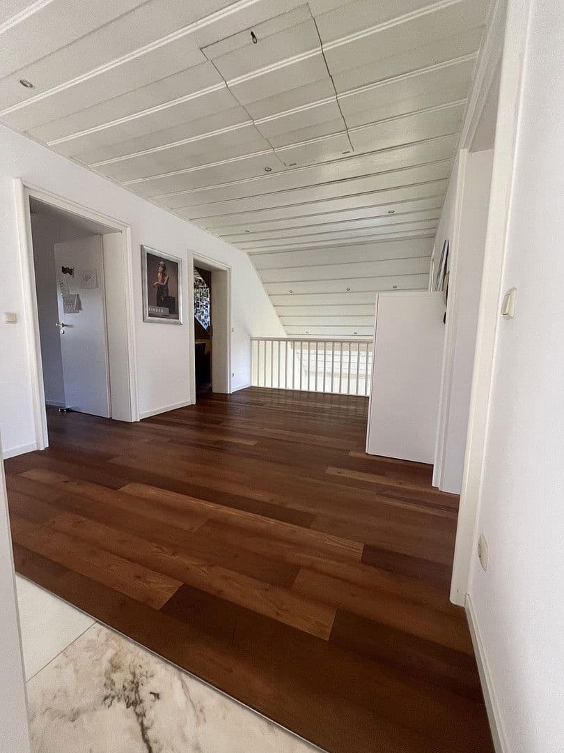 Prodej domu 245 m², pozemek 1.770 m², Nittendorf, Bavorsko Prodej domu 245 m², pozemek 1.770 m², Nittendorf, Bavorsko