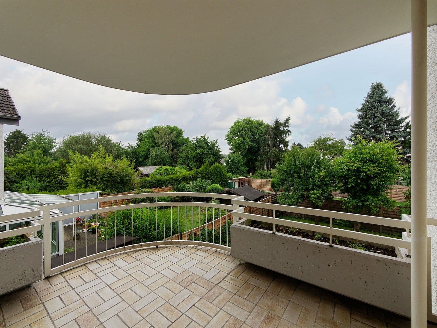 Pronájem bytu 3+1 87 m², Köln, Severní Porýní-Vestfálsko Pronájem bytu 3+1 87 m², Köln, Severní Porýní-Vestfálsko