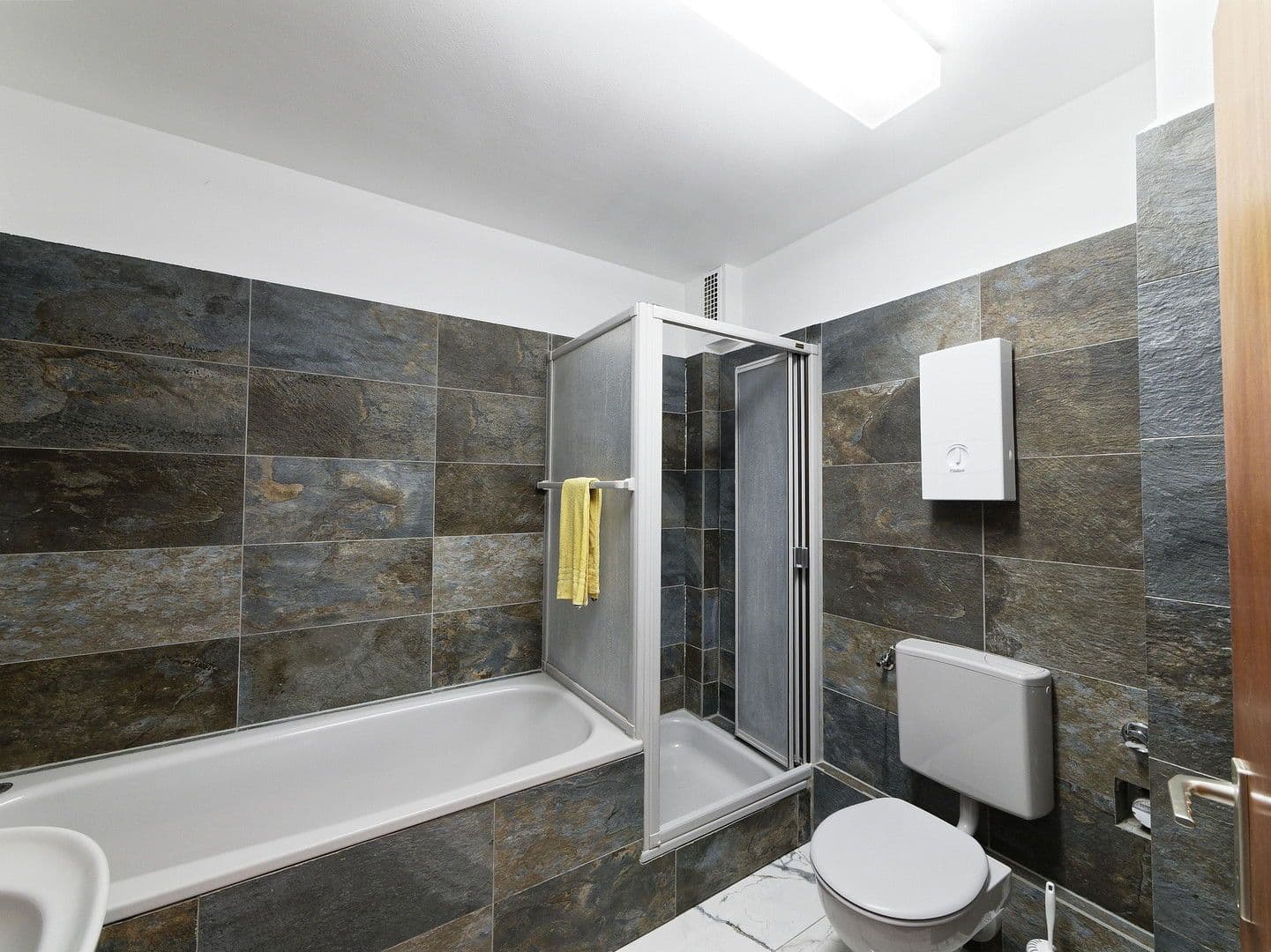 Pronájem bytu 3+1 87 m², Köln, Severní Porýní-Vestfálsko Pronájem bytu 3+1 87 m², Köln, Severní Porýní-Vestfálsko