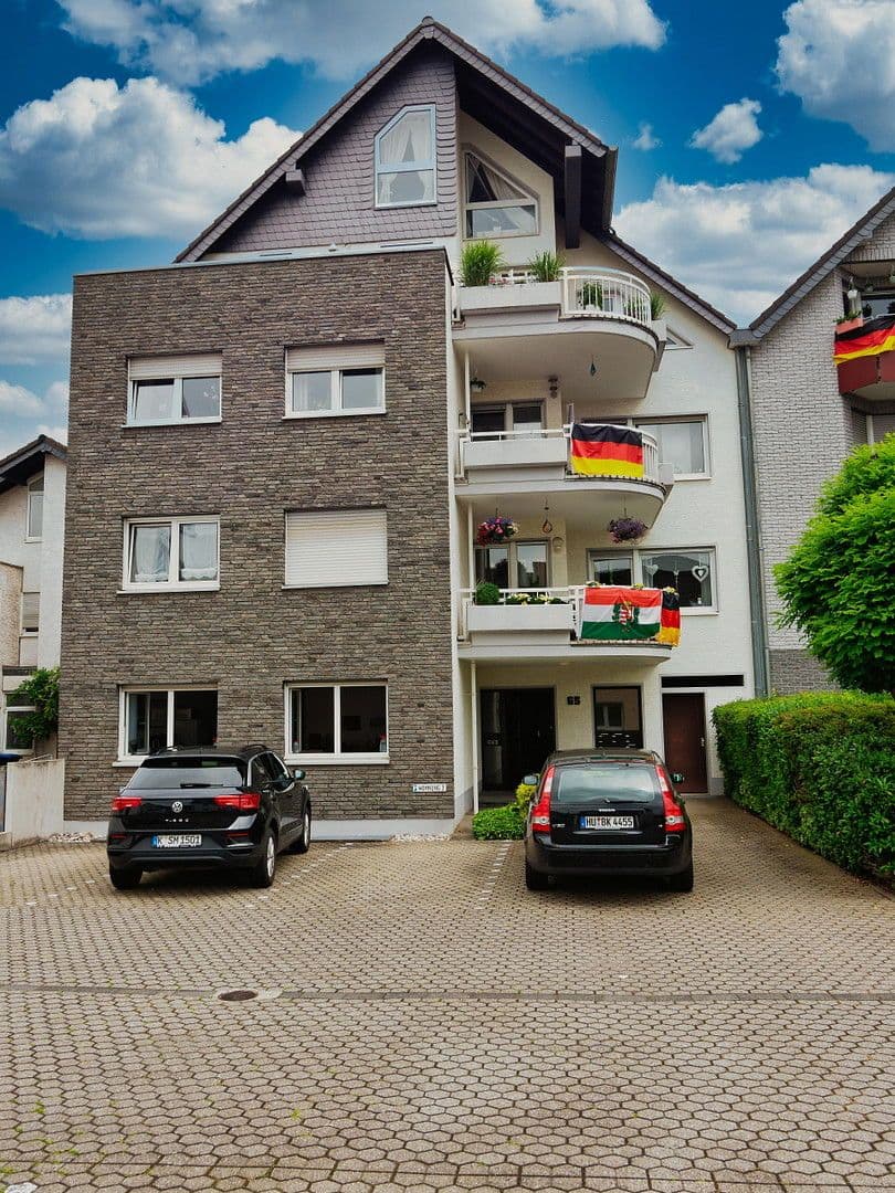 Pronájem bytu 3+1 87 m², Köln, Severní Porýní-Vestfálsko Pronájem bytu 3+1 87 m², Köln, Severní Porýní-Vestfálsko