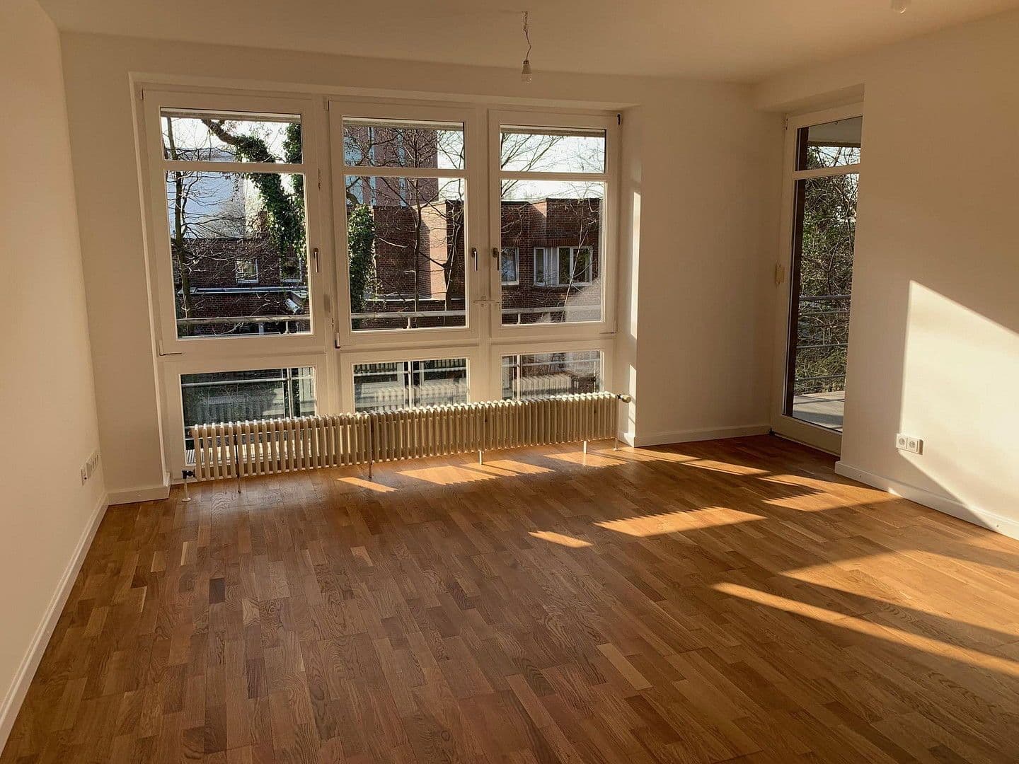 Prodej bytu 4+1 105 m², Hamburg, Hamburg Prodej bytu 4+1 105 m², Hamburg, Hamburg