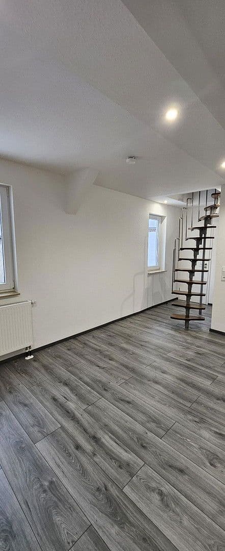 Pronájem bytu 1+1 37 m², Suhl, Durynsko Pronájem bytu 1+1 37 m², Suhl, Durynsko