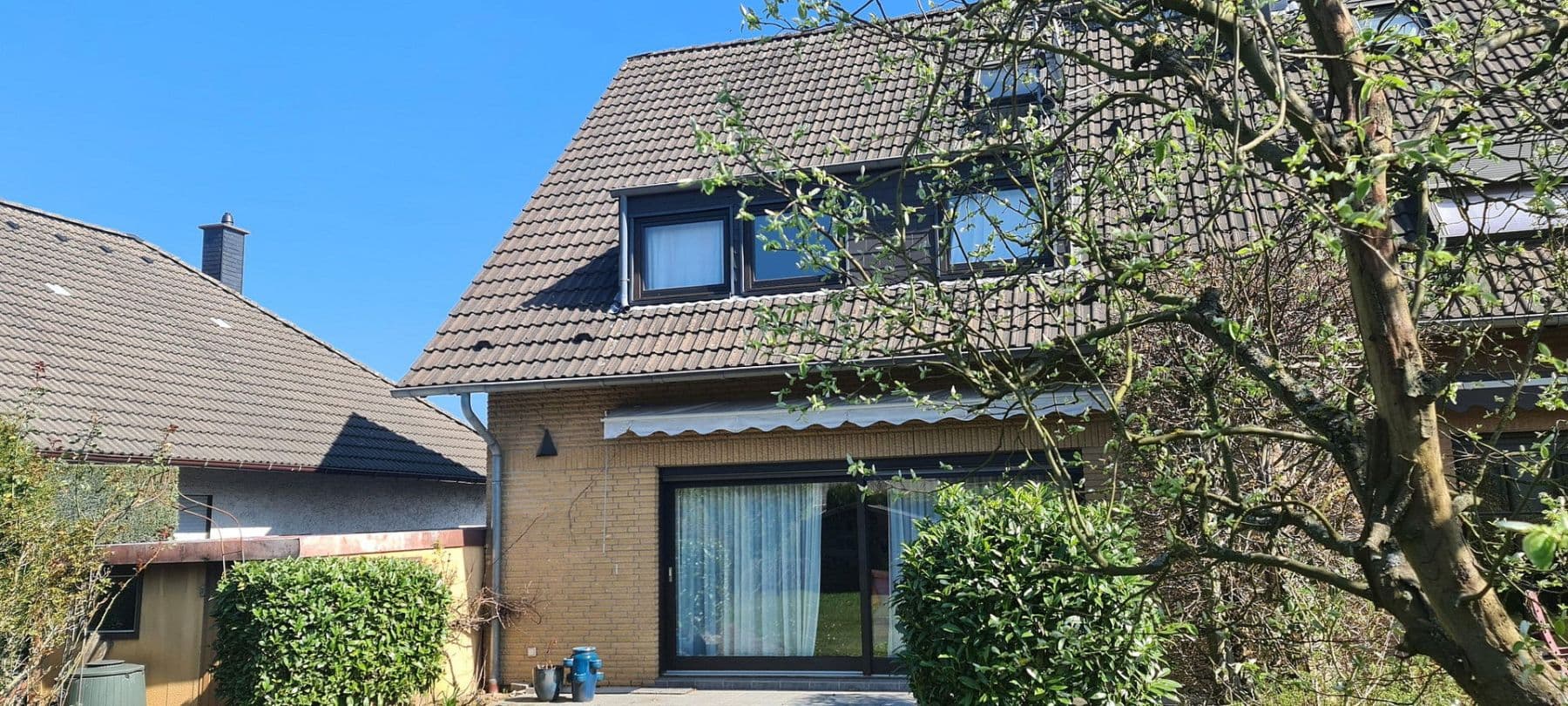 Prodej domu 156 m², pozemek 467 m², Gravenberger Weg 11, Langenfeld (Rheinland), Severní Porýní-Vestfálsko Prodej domu 156 m², pozemek 467 m², Gravenberger Weg 11, Langenfeld (Rheinland), Severní Porýní-Vestfálsko