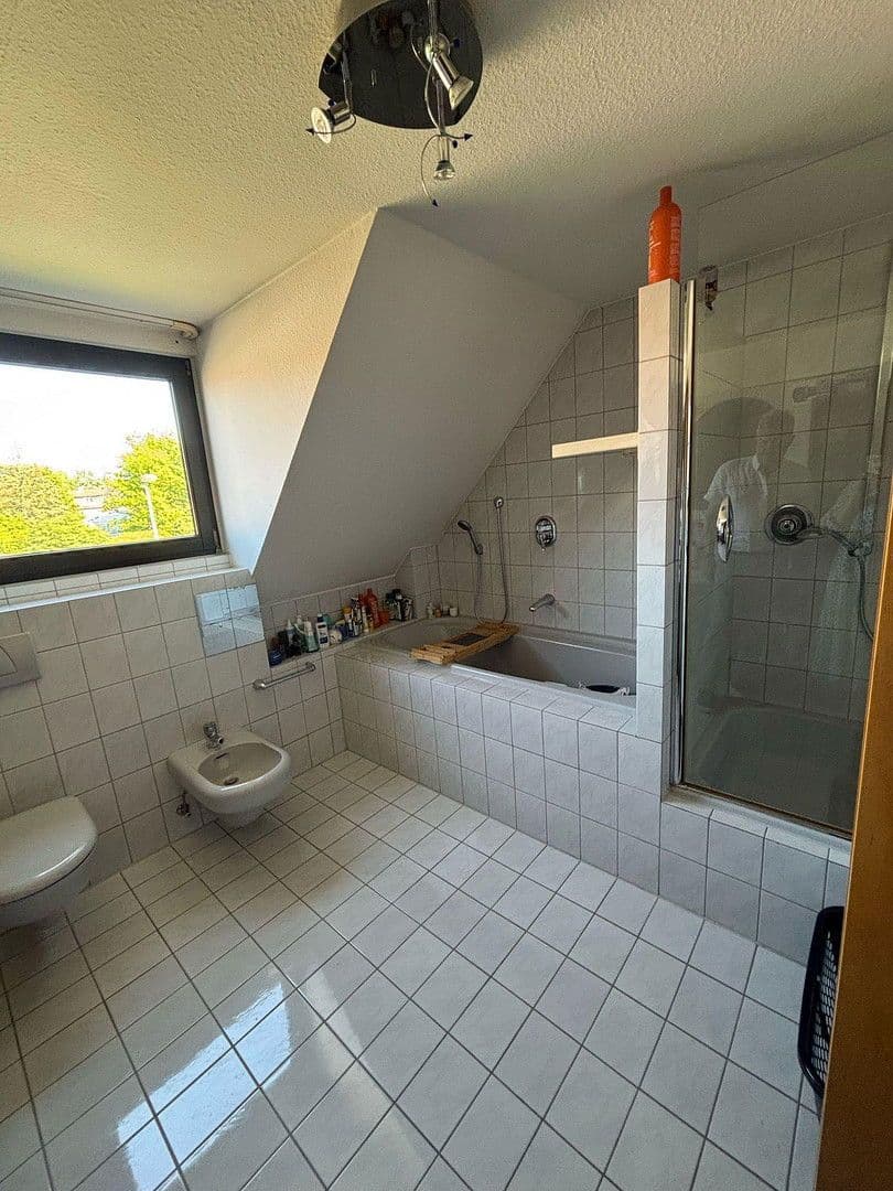 Prodej domu 156 m², pozemek 467 m², Gravenberger Weg 11, Langenfeld (Rheinland), Severní Porýní-Vestfálsko Prodej domu 156 m², pozemek 467 m², Gravenberger Weg 11, Langenfeld (Rheinland), Severní Porýní-Vestfálsko