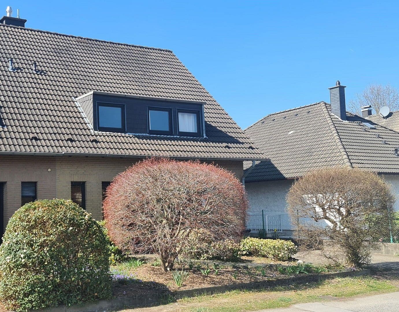 Prodej domu 156 m², pozemek 467 m², Gravenberger Weg 11, Langenfeld (Rheinland), Severní Porýní-Vestfálsko Prodej domu 156 m², pozemek 467 m², Gravenberger Weg 11, Langenfeld (Rheinland), Severní Porýní-Vestfálsko