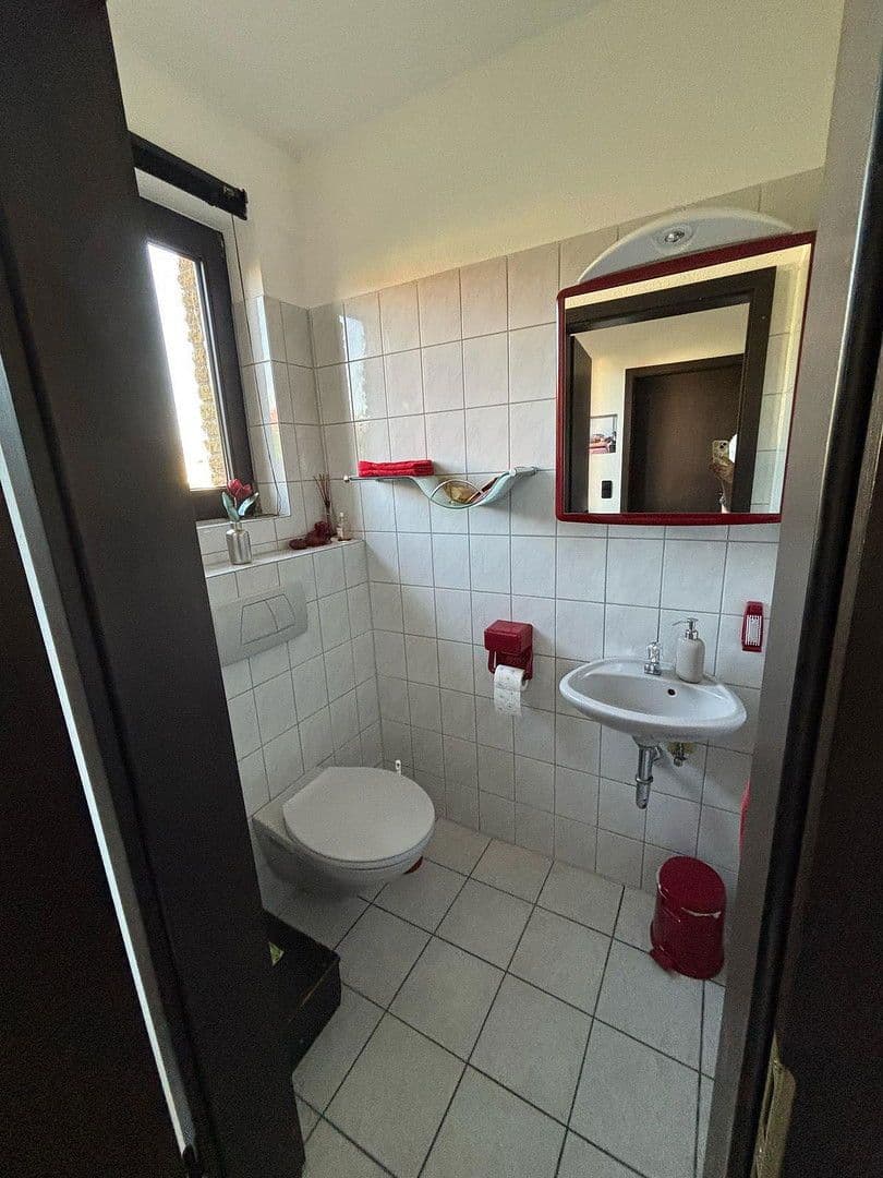 Prodej domu 156 m², pozemek 467 m², Gravenberger Weg 11, Langenfeld (Rheinland), Severní Porýní-Vestfálsko Prodej domu 156 m², pozemek 467 m², Gravenberger Weg 11, Langenfeld (Rheinland), Severní Porýní-Vestfálsko