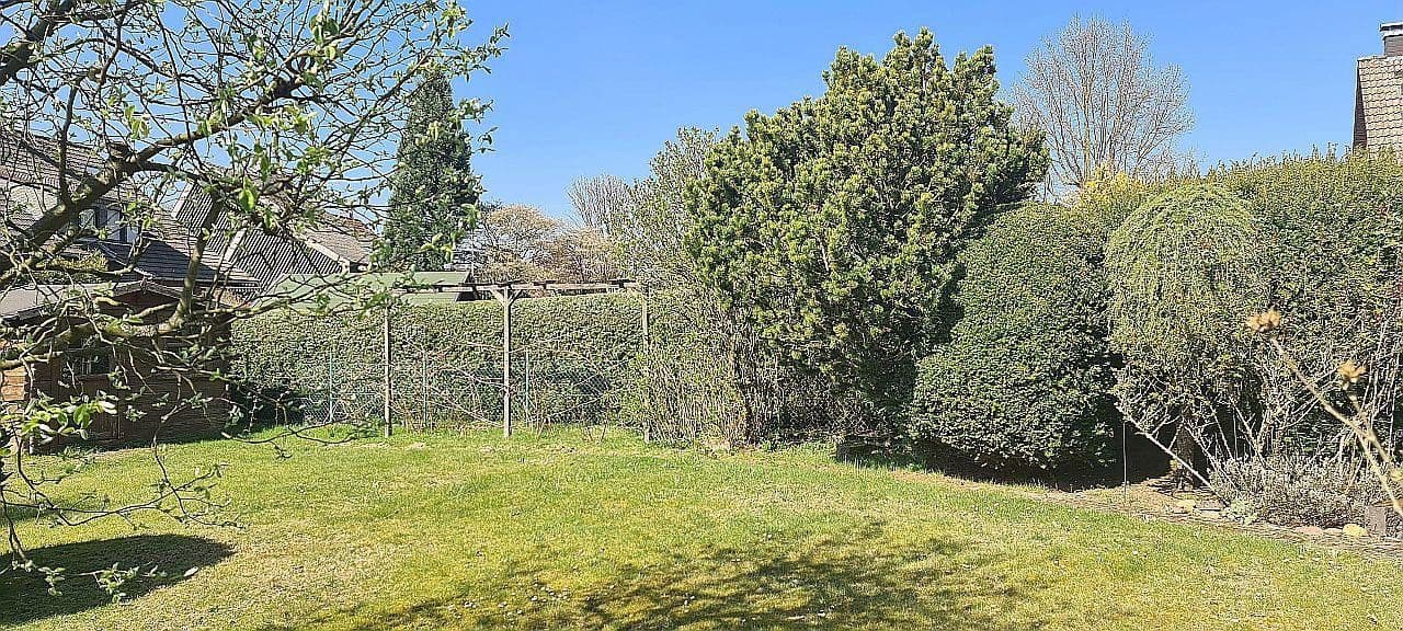 Prodej domu 156 m², pozemek 467 m², Gravenberger Weg 11, Langenfeld (Rheinland), Severní Porýní-Vestfálsko Prodej domu 156 m², pozemek 467 m², Gravenberger Weg 11, Langenfeld (Rheinland), Severní Porýní-Vestfálsko