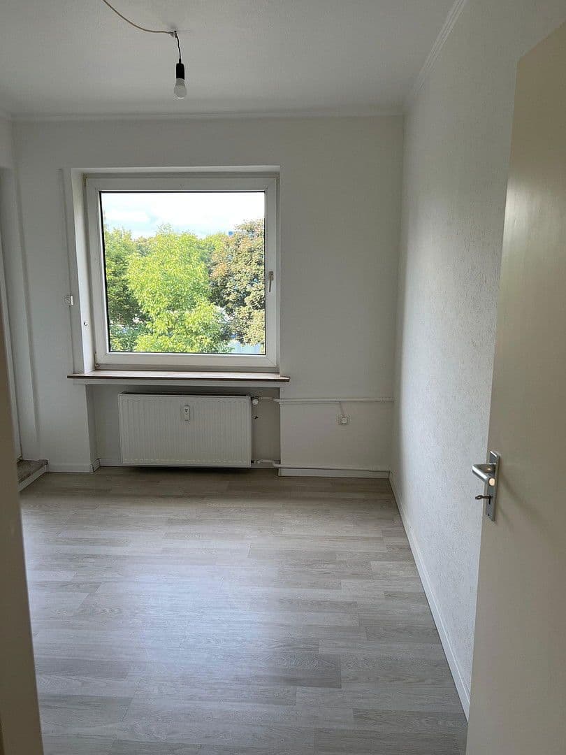 Pronájem bytu 4+1 86 m², Landwehrstraße 49, Bremen, Bremen Pronájem bytu 4+1 86 m², Landwehrstraße 49, Bremen, Bremen