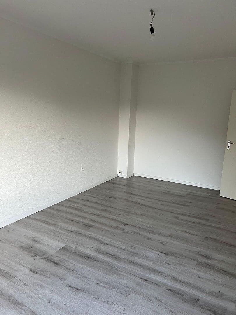 Pronájem bytu 4+1 86 m², Landwehrstraße 49, Bremen, Bremen Pronájem bytu 4+1 86 m², Landwehrstraße 49, Bremen, Bremen