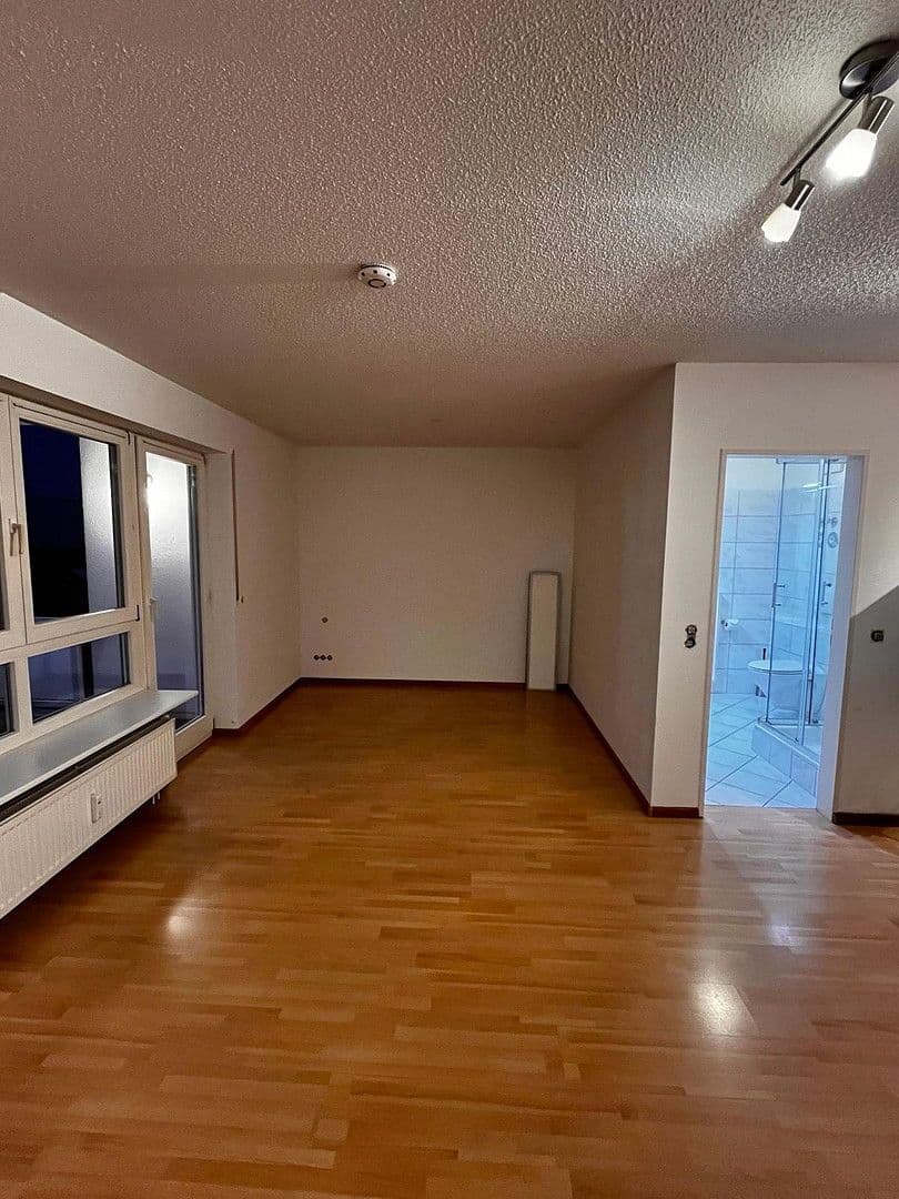 Pronájem bytu 1+1 36 m², Römerstraße 39, Lörrach, Bádensko-Württembersko Pronájem bytu 1+1 36 m², Römerstraße 39, Lörrach, Bádensko-Württembersko