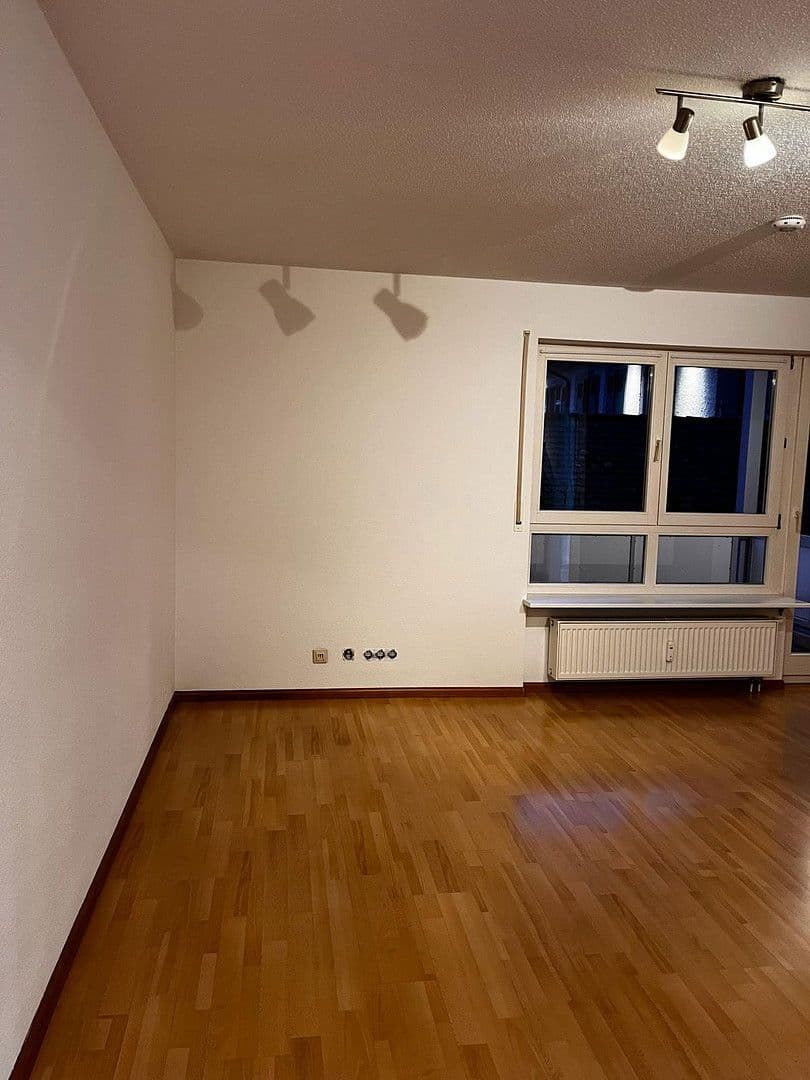 Pronájem bytu 1+1 36 m², Römerstraße 39, Lörrach, Bádensko-Württembersko Pronájem bytu 1+1 36 m², Römerstraße 39, Lörrach, Bádensko-Württembersko