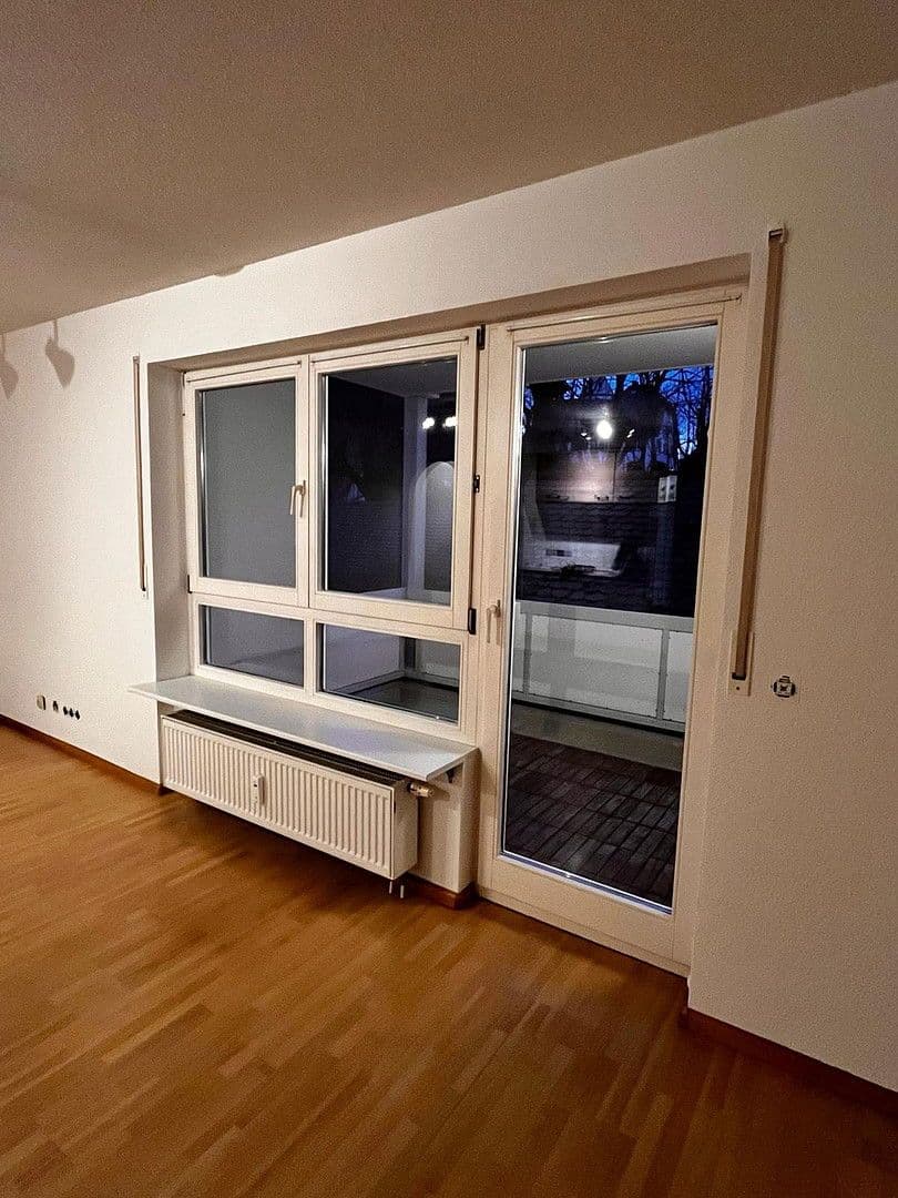Pronájem bytu 1+1 36 m², Römerstraße 39, Lörrach, Bádensko-Württembersko Pronájem bytu 1+1 36 m², Römerstraße 39, Lörrach, Bádensko-Württembersko