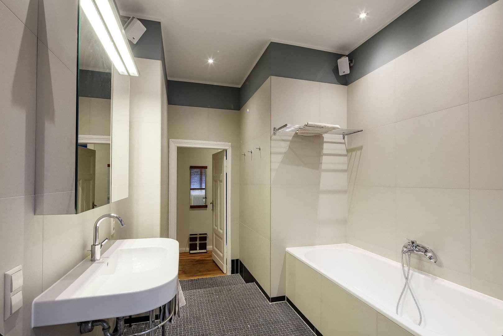 Prodej bytu 3+1 96 m², Pücklerstrasse 29, Berlin, Berlín Prodej bytu 3+1 96 m², Pücklerstrasse 29, Berlin, Berlín