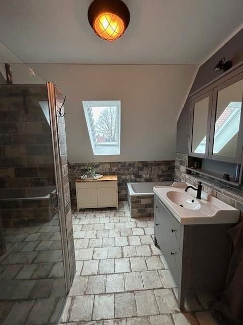 Prodej domu 280 m², pozemek 2.813 m², Barßel, Dolní Sasko Prodej domu 280 m², pozemek 2.813 m², Barßel, Dolní Sasko