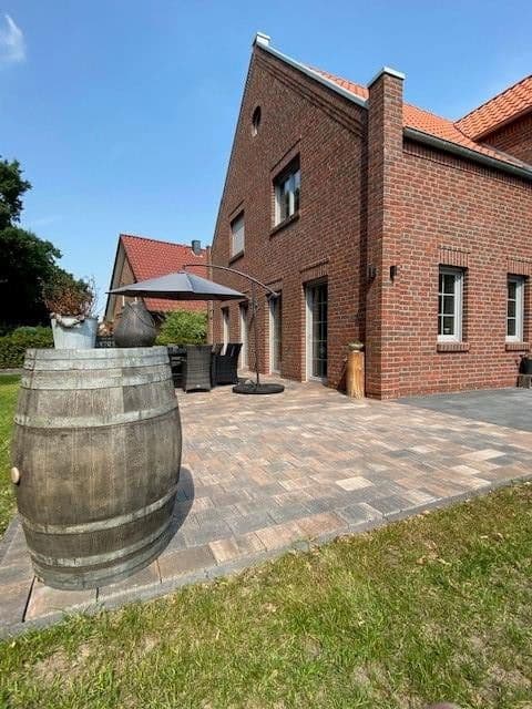 Prodej domu 280 m², pozemek 2.813 m², Barßel, Dolní Sasko Prodej domu 280 m², pozemek 2.813 m², Barßel, Dolní Sasko