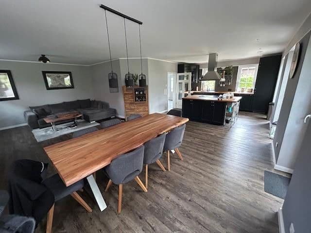 Prodej domu 280 m², pozemek 2.813 m², Barßel, Dolní Sasko Prodej domu 280 m², pozemek 2.813 m², Barßel, Dolní Sasko