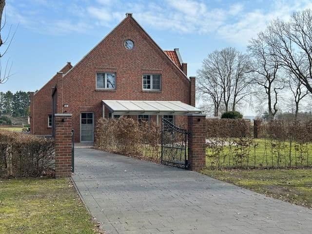 Prodej domu 280 m², pozemek 2.813 m², Barßel, Dolní Sasko Prodej domu 280 m², pozemek 2.813 m², Barßel, Dolní Sasko