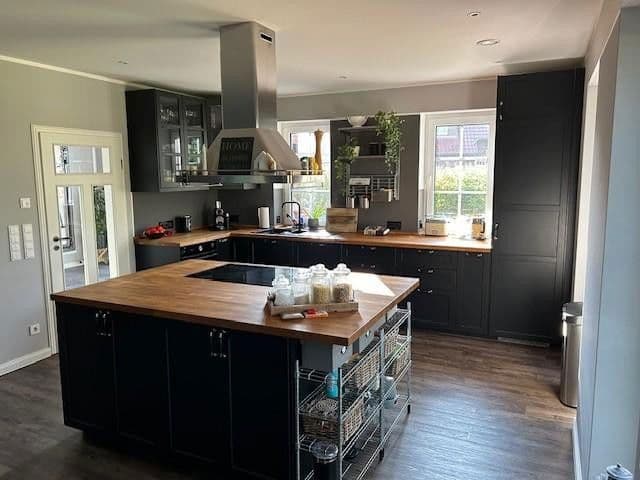 Prodej domu 280 m², pozemek 2.813 m², Barßel, Dolní Sasko Prodej domu 280 m², pozemek 2.813 m², Barßel, Dolní Sasko