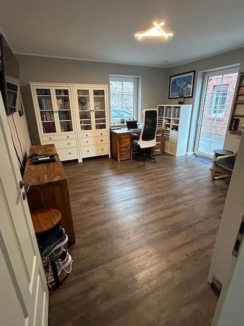 Prodej domu 280 m², pozemek 2.813 m², Barßel, Dolní Sasko Prodej domu 280 m², pozemek 2.813 m², Barßel, Dolní Sasko