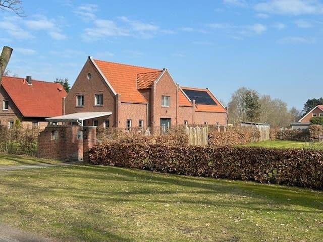 Prodej domu 280 m², pozemek 2.813 m², Barßel, Dolní Sasko Prodej domu 280 m², pozemek 2.813 m², Barßel, Dolní Sasko