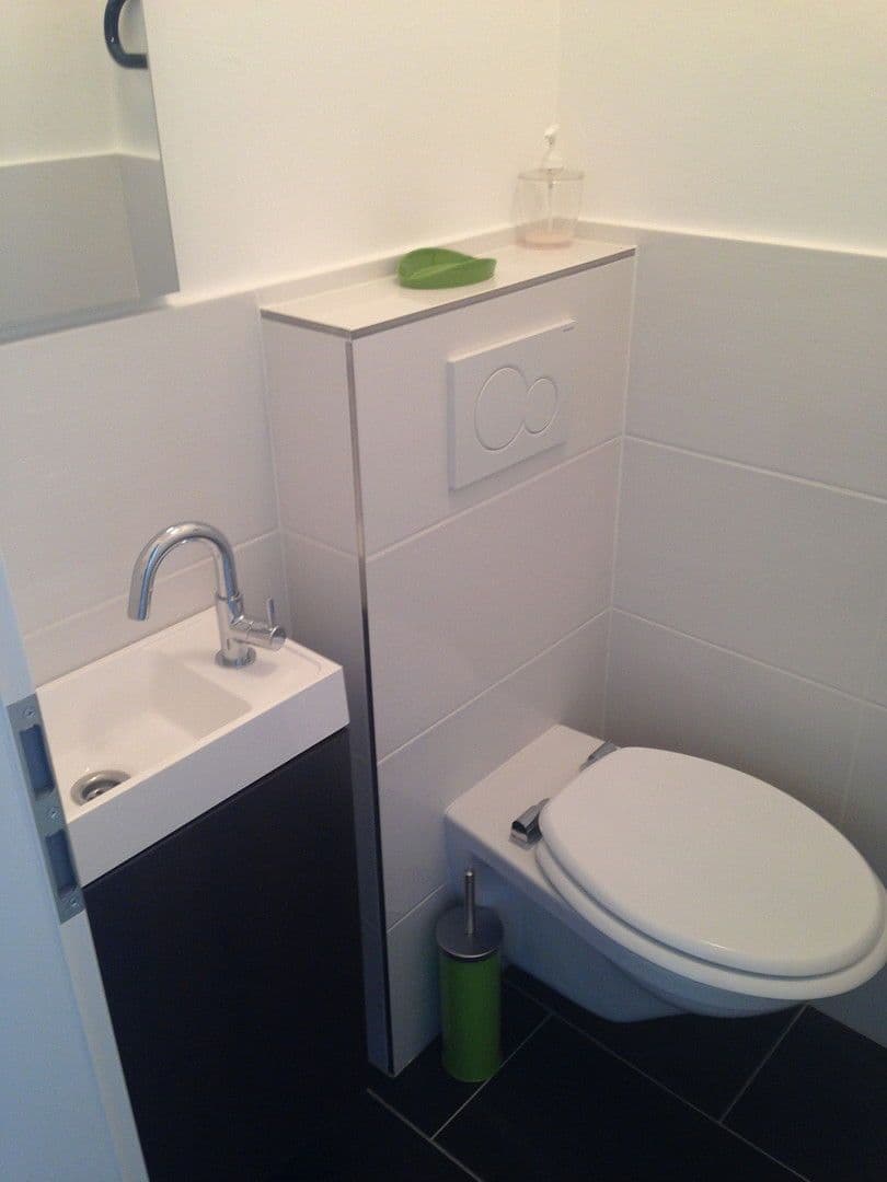 Pronájem bytu 3+1 82 m², Sigmund-Freud-Straße 76, Frankfurt, Hessen Pronájem bytu 3+1 82 m², Sigmund-Freud-Straße 76, Frankfurt, Hessen