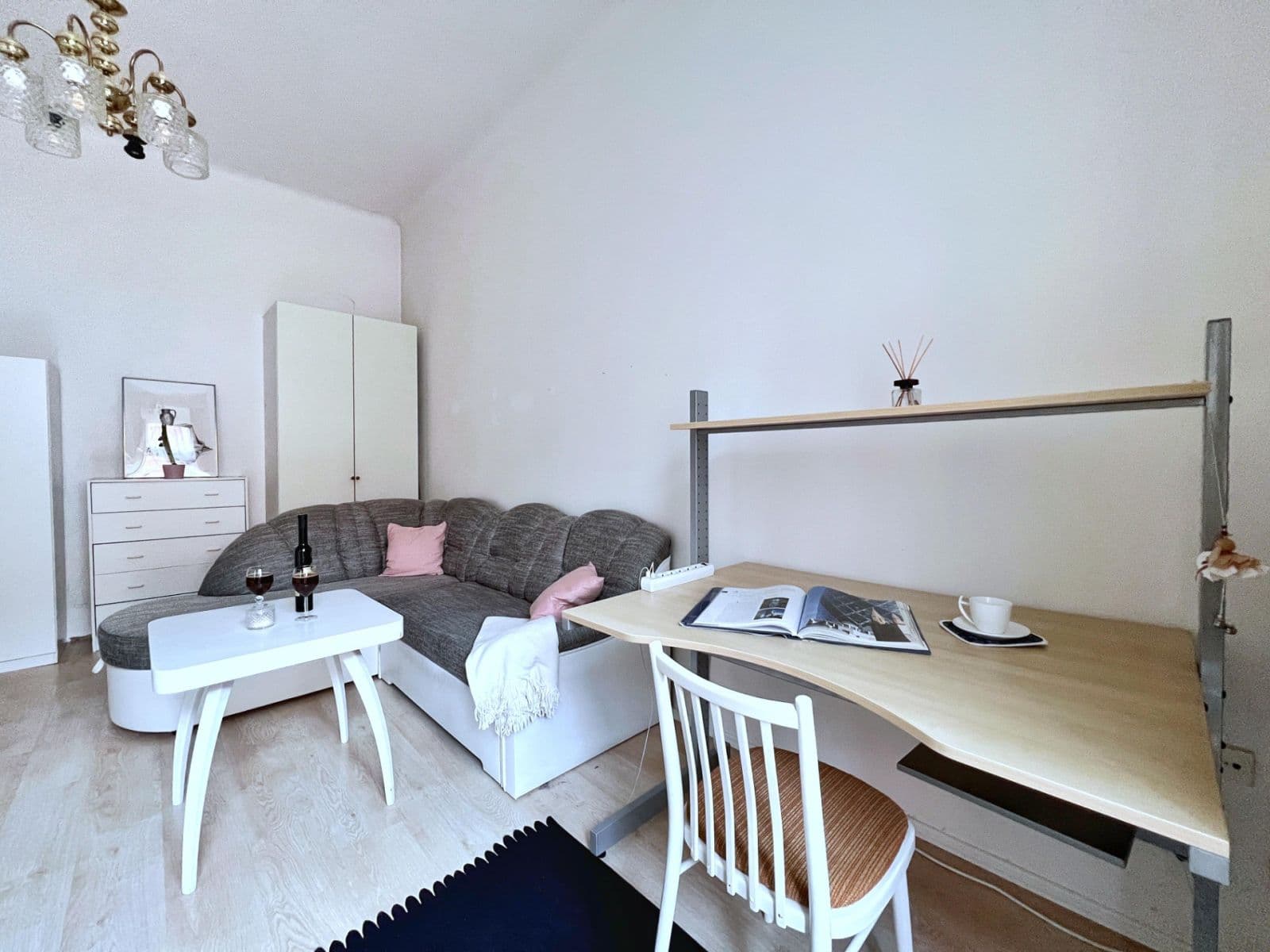 Pronájem bytu 1+kk 19 m², Londýnská, Praha, Praha Pronájem bytu 1+kk 19 m², Londýnská, Praha, Praha