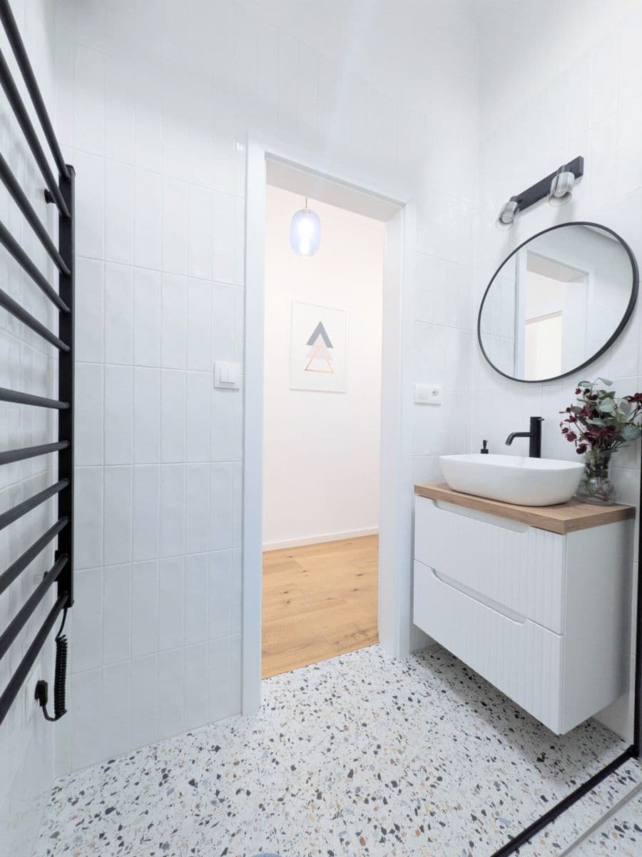 Pronájem bytu 1+kk 30 m², Petrohradská, Praha, Praha Pronájem bytu 1+kk 30 m², Petrohradská, Praha, Praha