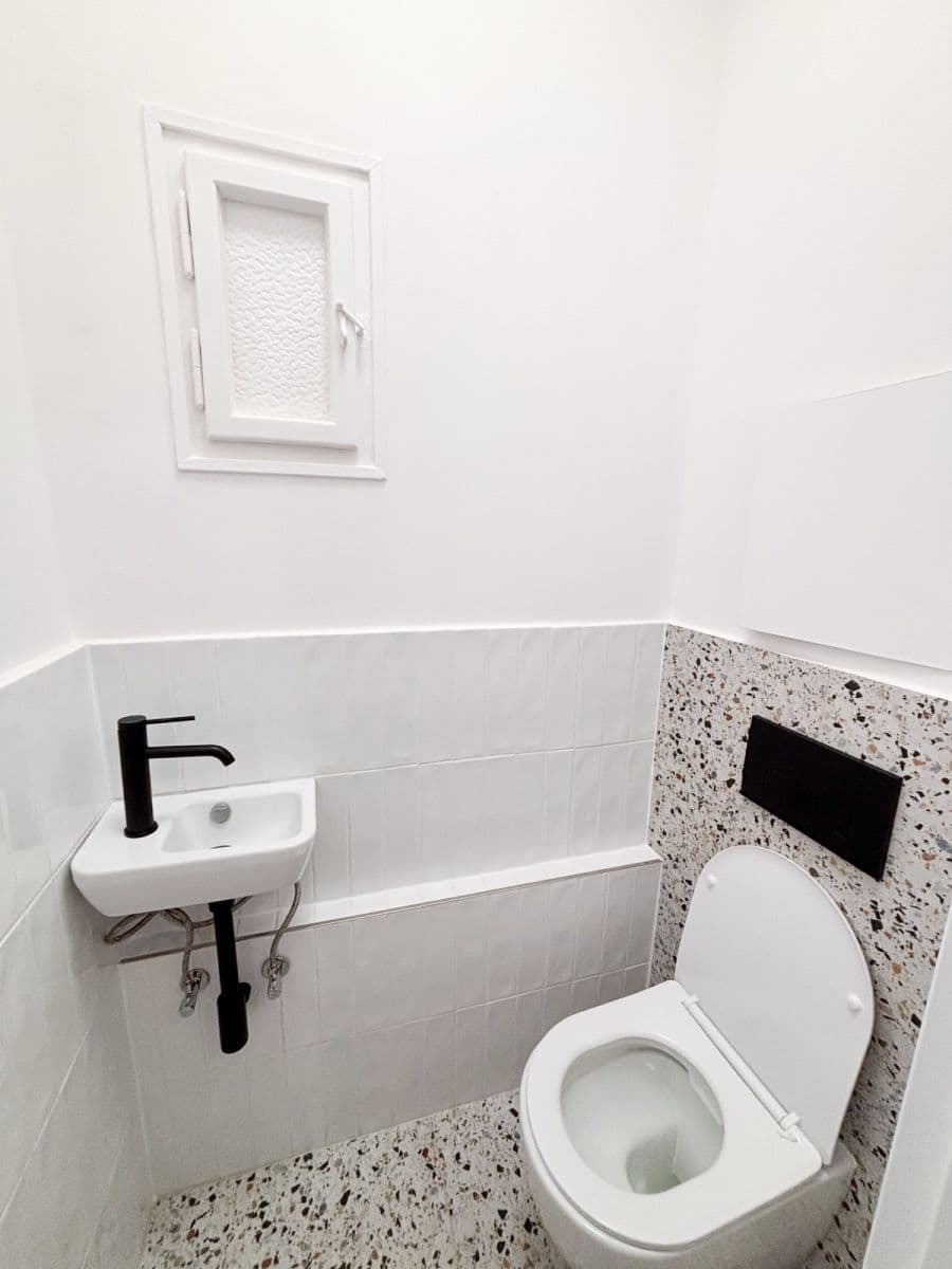 Pronájem bytu 1+kk 30 m², Petrohradská, Praha, Praha Pronájem bytu 1+kk 30 m², Petrohradská, Praha, Praha