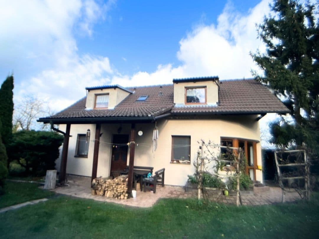 Pronájem bytu 3+1 86 m², Oseček, Středočeský kraj Pronájem bytu 3+1 86 m², Oseček, Středočeský kraj