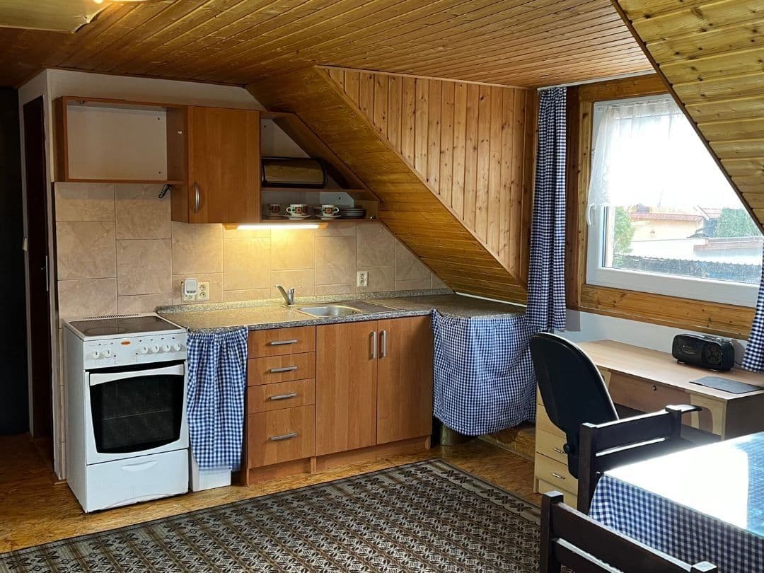 Pronájem bytu 3+1 86 m², Oseček, Středočeský kraj Pronájem bytu 3+1 86 m², Oseček, Středočeský kraj