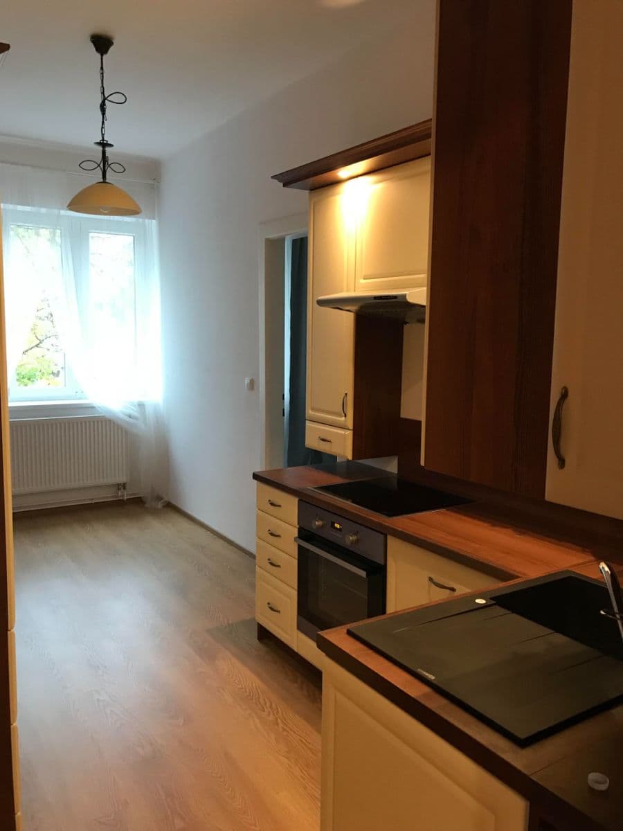 Prodej bytu 4+1 110 m², Na Valech, Poděbrady, Středočeský kraj Prodej bytu 4+1 110 m², Na Valech, Poděbrady, Středočeský kraj