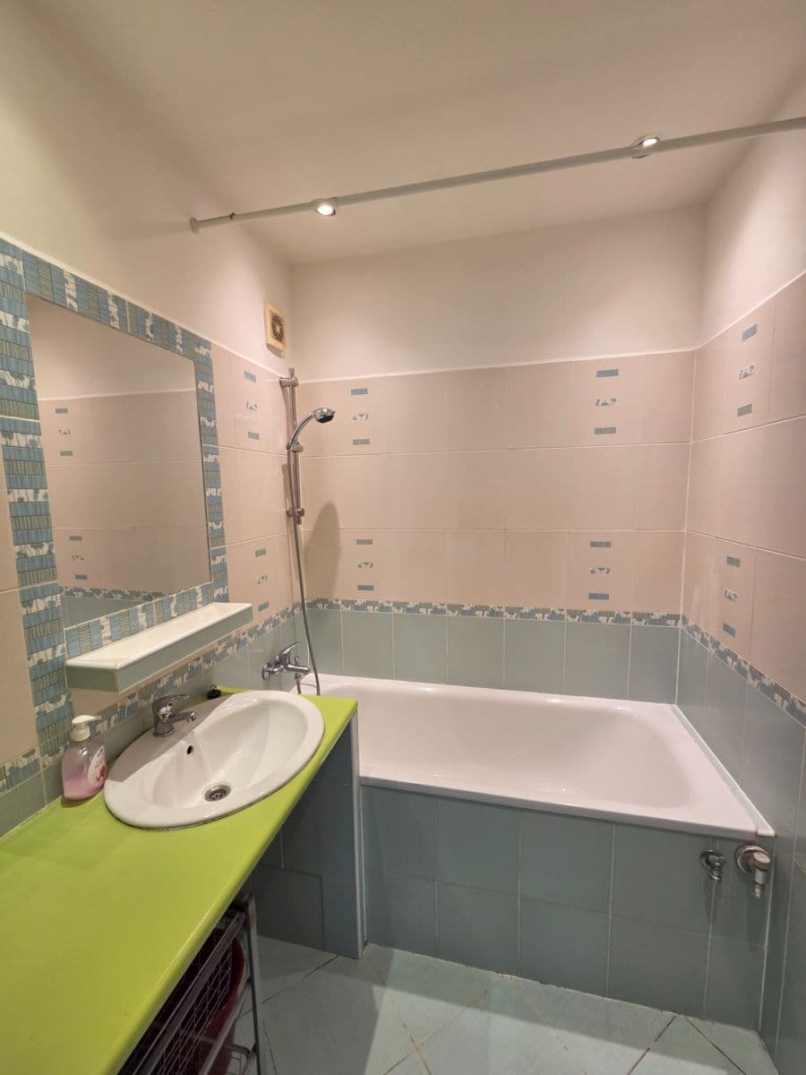 Pronájem bytu 2+1 53 m², Rýmařovská, Praha, Praha Pronájem bytu 2+1 53 m², Rýmařovská, Praha, Praha