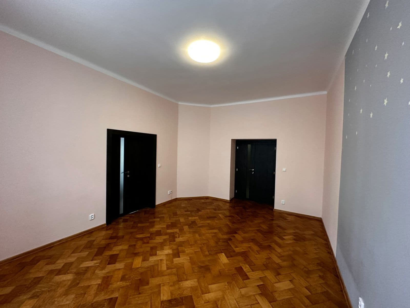 Pronájem bytu 3+1 110 m², Budečská, Praha, Praha Pronájem bytu 3+1 110 m², Budečská, Praha, Praha