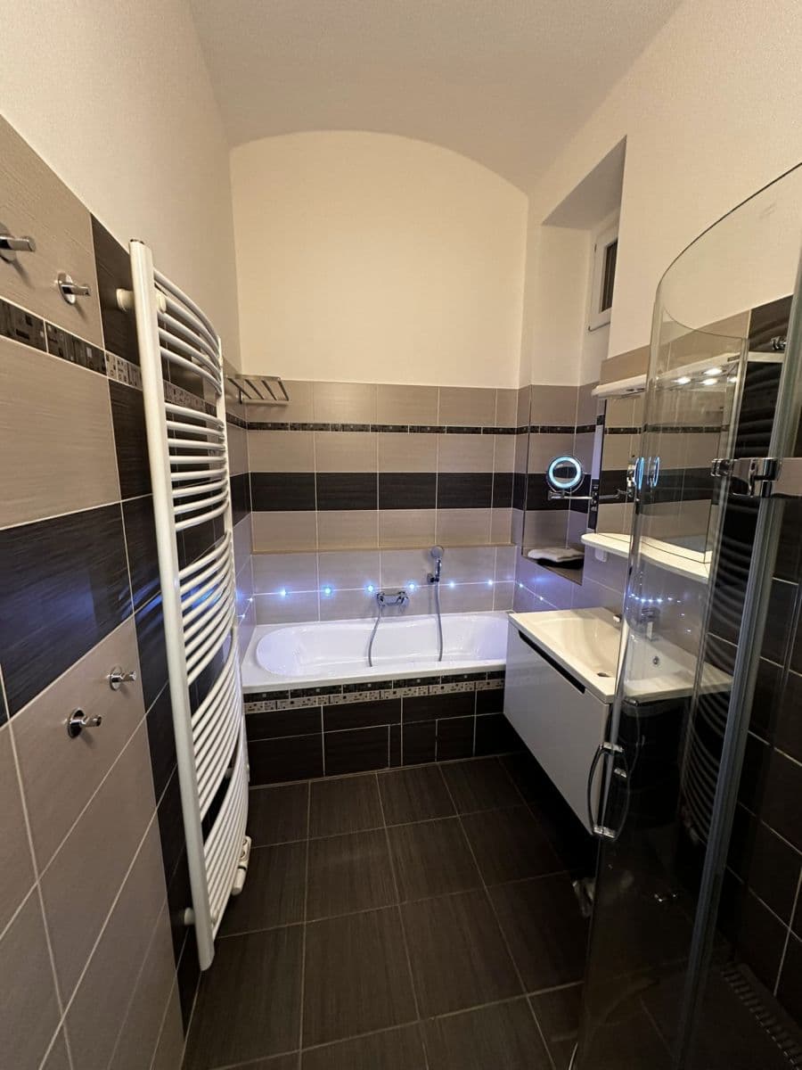 Pronájem bytu 3+1 110 m², Budečská, Praha, Praha Pronájem bytu 3+1 110 m², Budečská, Praha, Praha