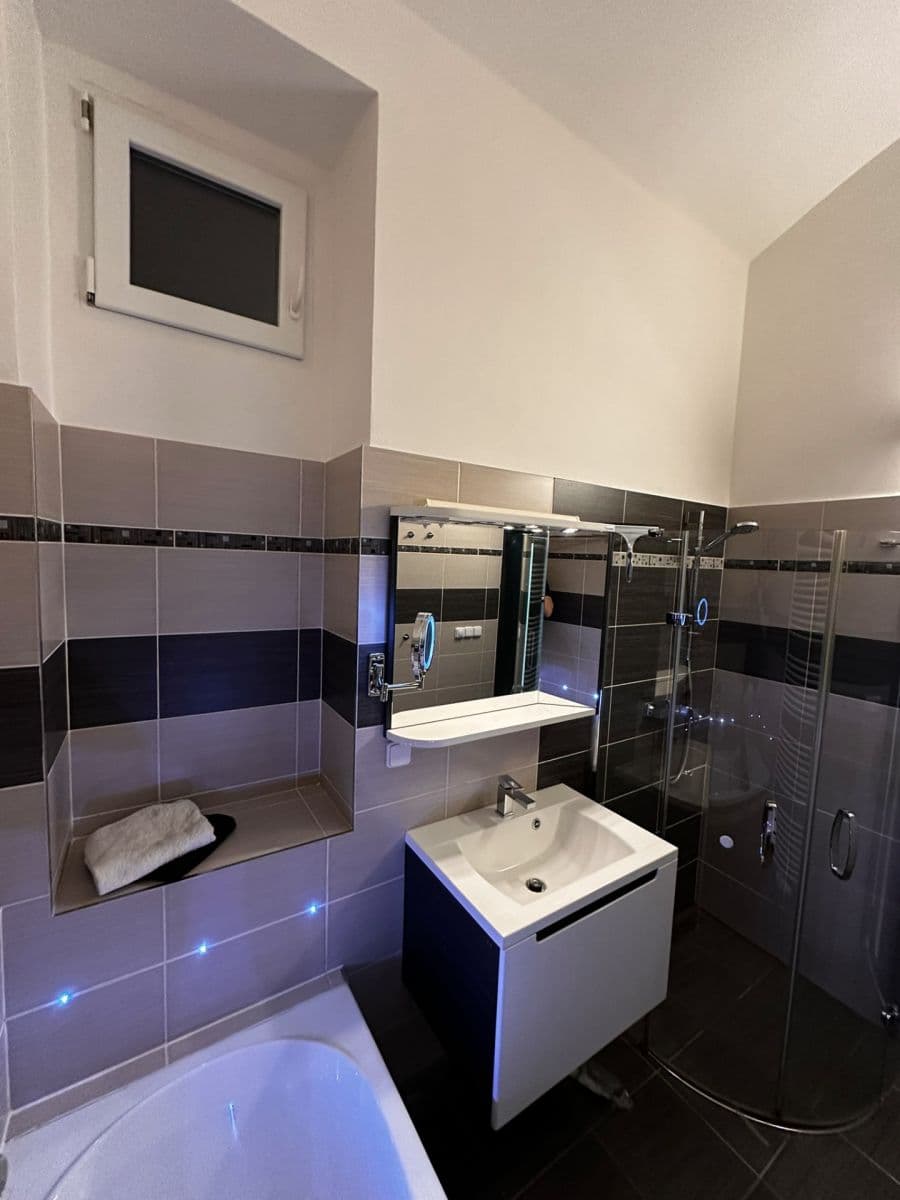 Pronájem bytu 3+1 110 m², Budečská, Praha, Praha Pronájem bytu 3+1 110 m², Budečská, Praha, Praha