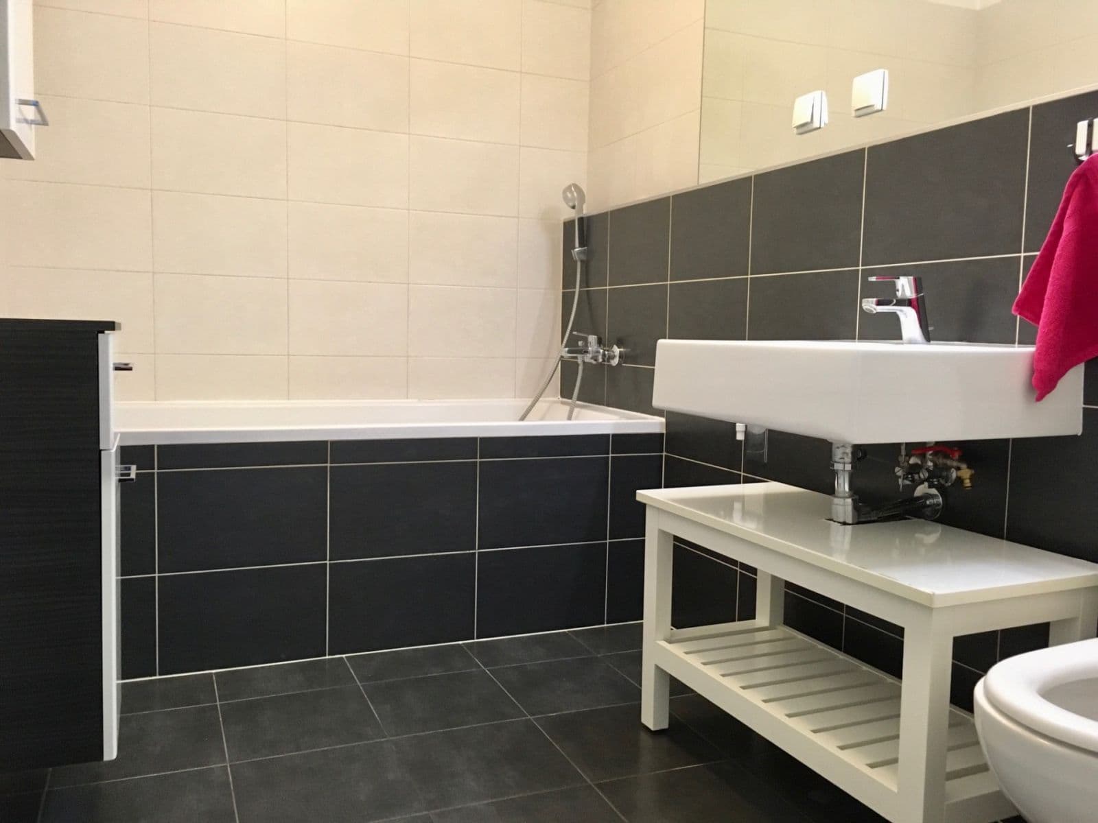 Pronájem bytu 1+1 30 m², Žltá, Petržalka, Bratislavský kraj Pronájem bytu 1+1 30 m², Žltá, Petržalka, Bratislavský kraj