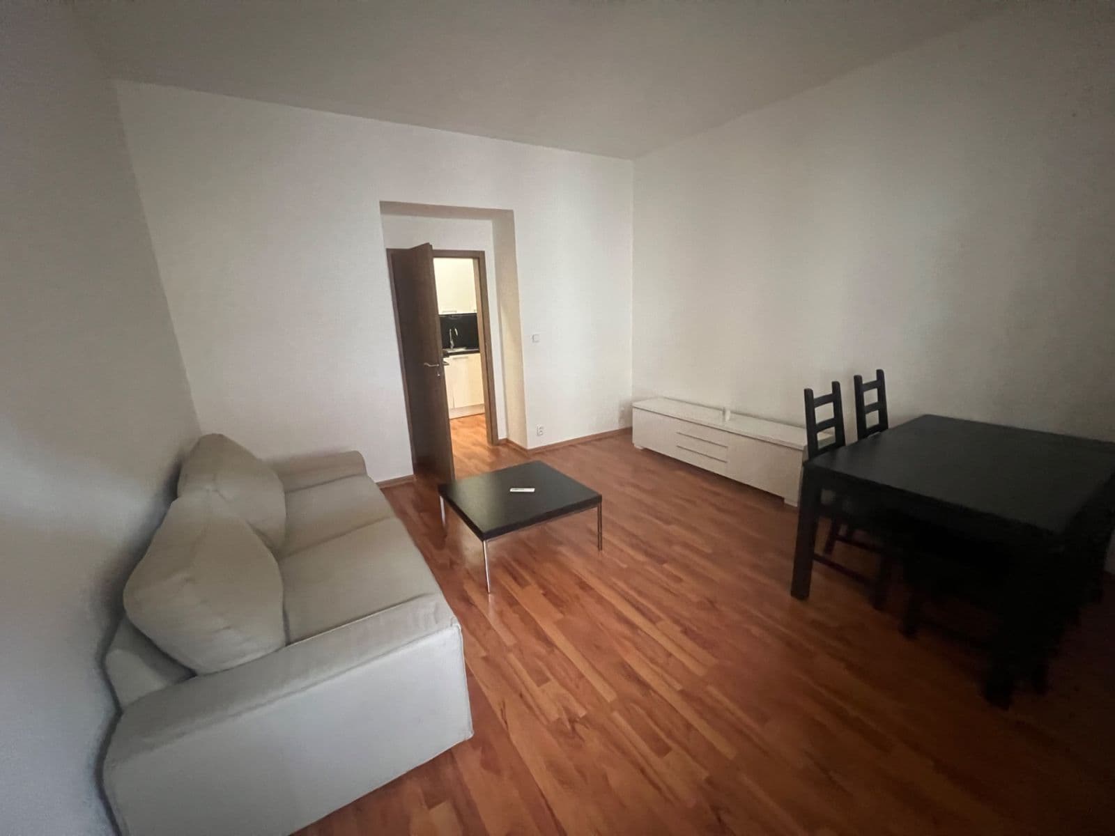 Pronájem bytu 2+1 60 m², Slovinská, Praha, Praha Pronájem bytu 2+1 60 m², Slovinská, Praha, Praha