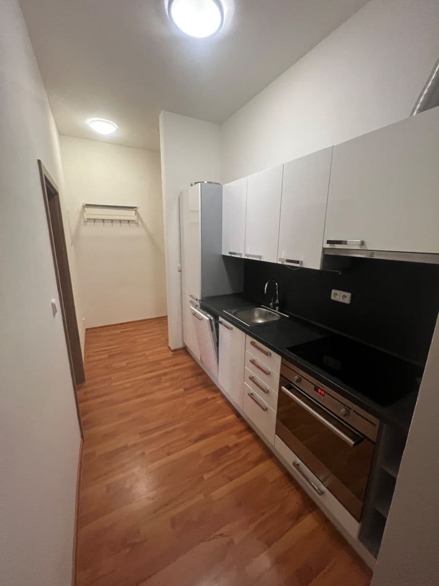 Pronájem bytu 2+1 60 m², Slovinská, Praha, Praha Pronájem bytu 2+1 60 m², Slovinská, Praha, Praha