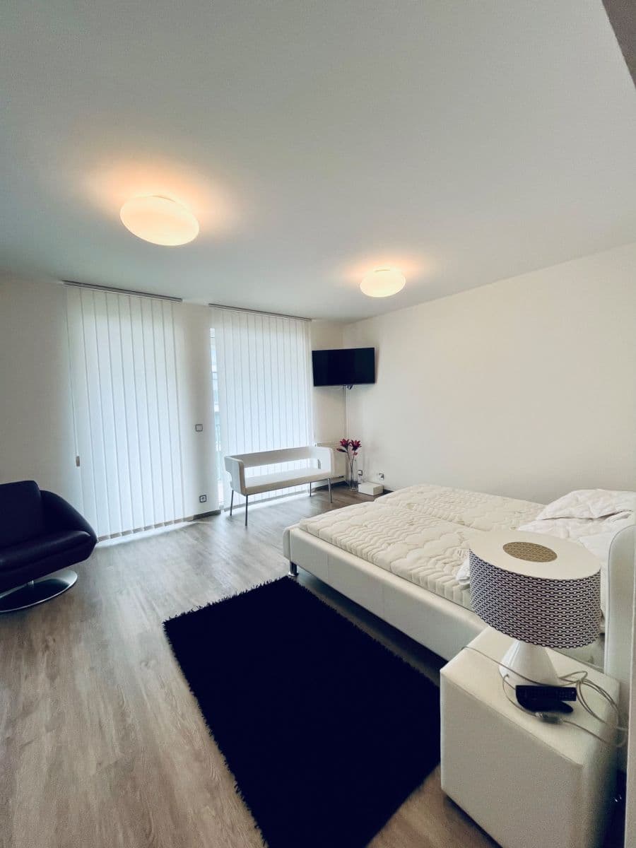 Pronájem bytu 1+kk 43 m², Březnická, Zlín, Zlínský kraj Pronájem bytu 1+kk 43 m², Březnická, Zlín, Zlínský kraj