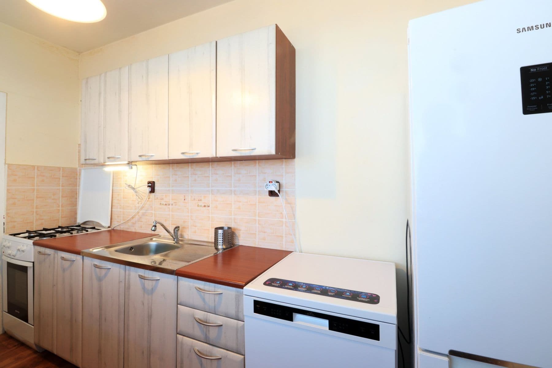 Pronájem bytu 3+1 70 m², Polabská, Praha, Praha Pronájem bytu 3+1 70 m², Polabská, Praha, Praha