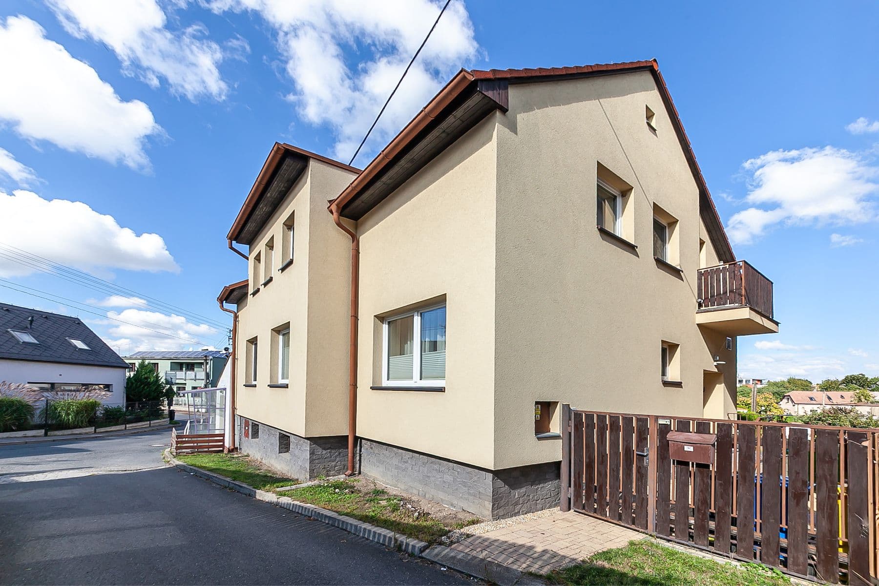 Prodej domu 230 m², pozemek 348 m², Svahová, Horoměřice, Středočeský kraj Prodej domu 230 m², pozemek 348 m², Svahová, Horoměřice, Středočeský kraj