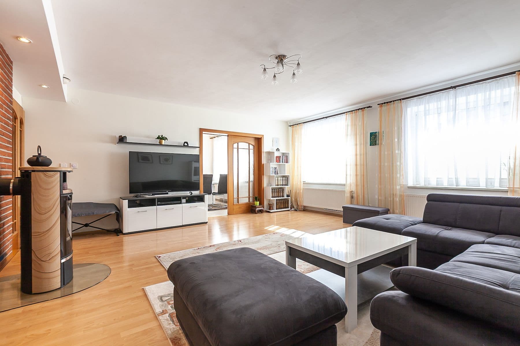Prodej domu 230 m², pozemek 348 m², Svahová, Horoměřice, Středočeský kraj Prodej domu 230 m², pozemek 348 m², Svahová, Horoměřice, Středočeský kraj
