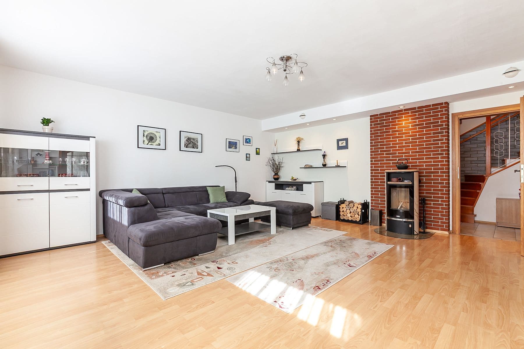 Prodej domu 230 m², pozemek 348 m², Svahová, Horoměřice, Středočeský kraj Prodej domu 230 m², pozemek 348 m², Svahová, Horoměřice, Středočeský kraj