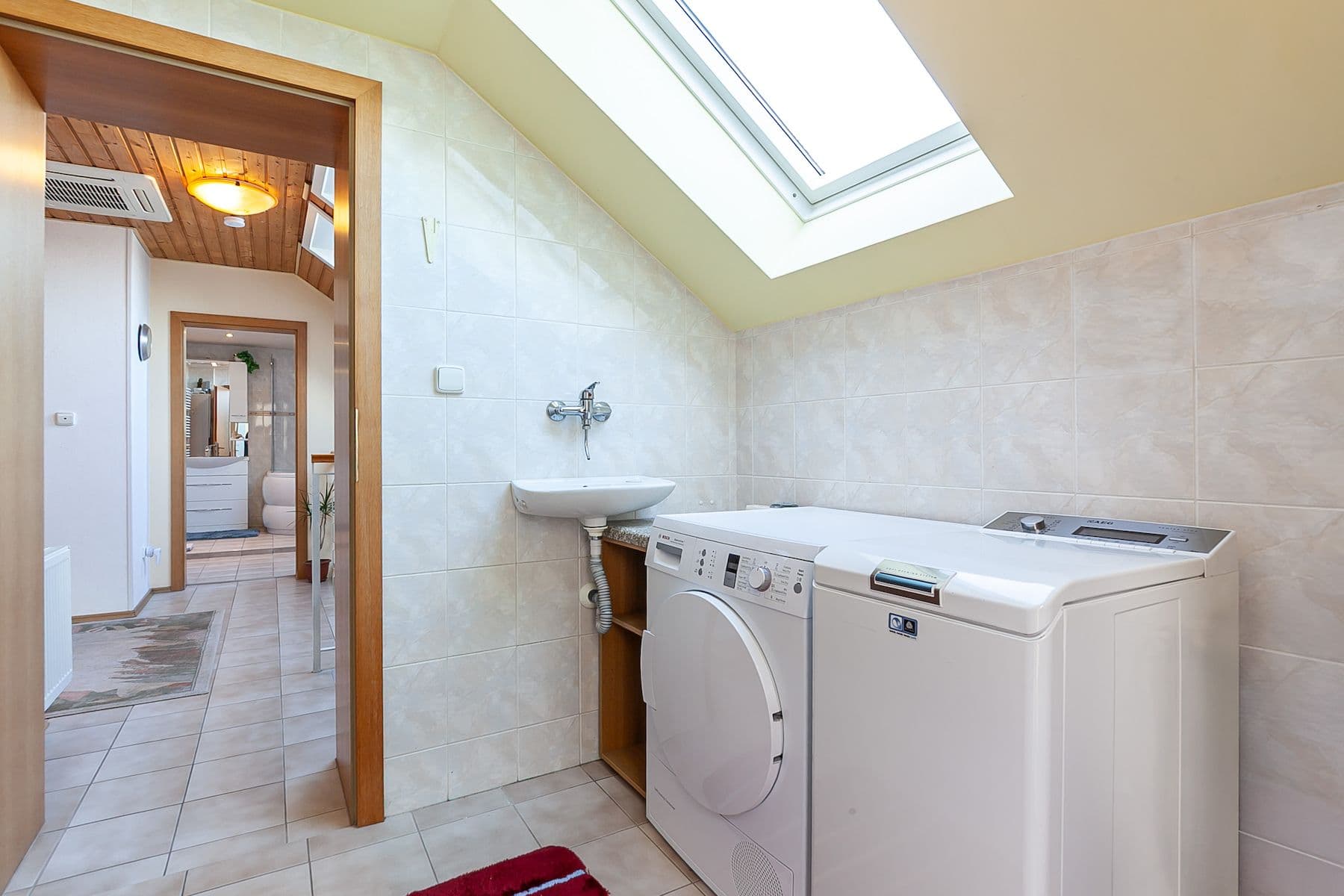 Prodej domu 230 m², pozemek 348 m², Svahová, Horoměřice, Středočeský kraj Prodej domu 230 m², pozemek 348 m², Svahová, Horoměřice, Středočeský kraj